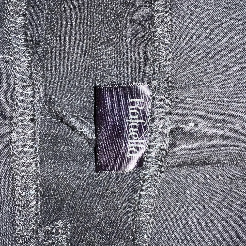 Size 12  Rafaella capris - Picture 3 of 4